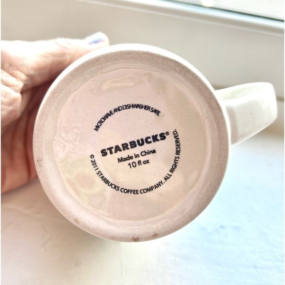 Bundle 2 Starbucks Holiday Ceramic Mugs 2011 10oz Mittens/Dove 2020 12oz… - Picture 11 of 11